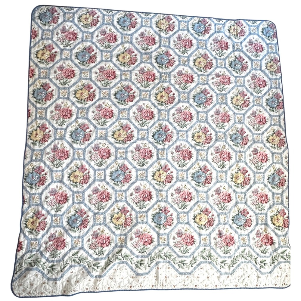 Vintage Floral Trellis Queen Quilted Comforter Charming Shabby Cottagecore 75x82
